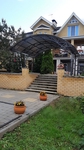 Арочный навес с поликарбонатом для лестницы