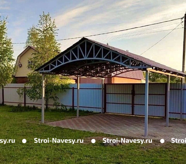 Двускатный навес с металлочерепицей для зоны отдыха и мангала на даче
