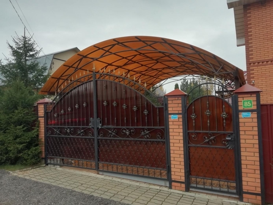Навес из поликарбоната арочный для автомобилей